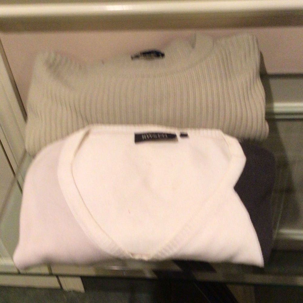 Men’s bundled 2 long sleeve pullover style sweaters